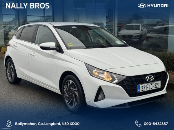 Hyundai i20 Hatchback, Petrol, 2022, Red