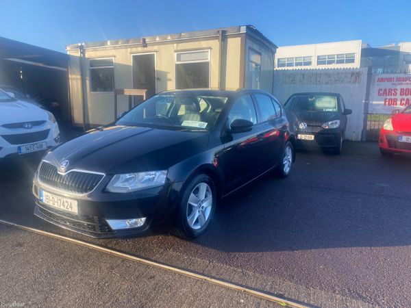 Skoda Octavia Saloon, Petrol, 2015, Black