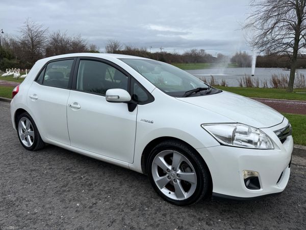 Toyota Auris Hatchback, Petrol Hybrid, 2012, White