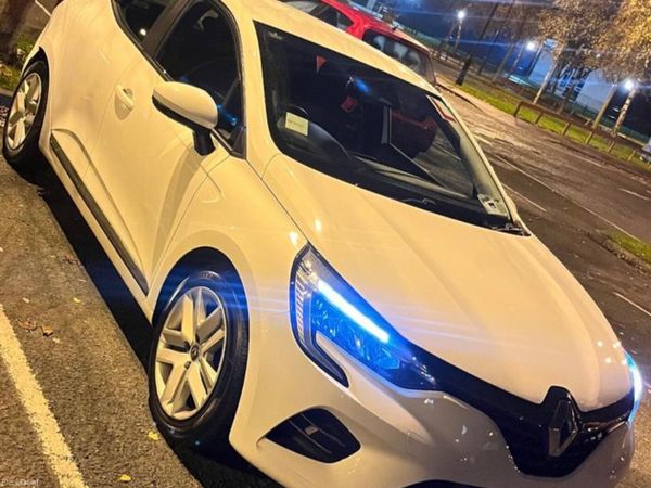 Renault Clio Hatchback, Petrol, 2021, White