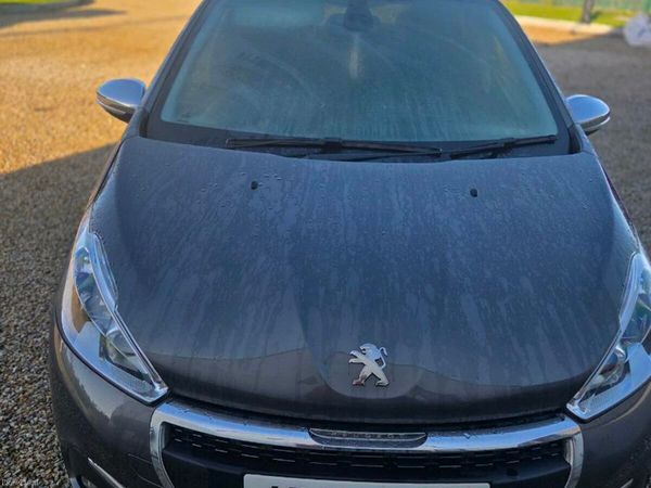 Peugeot 208 Hatchback, Petrol, 2019, Grey