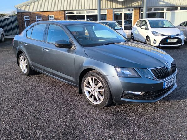 Skoda Octavia Saloon, Diesel, 2020, Grey