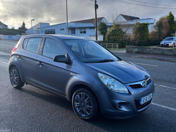 Hyundai i20 Hatchback, Petrol, 2012, Grey