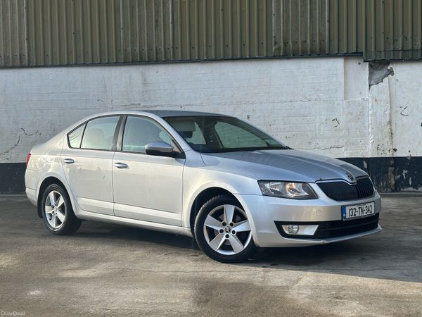Skoda Octavia Hatchback, Diesel, 2013, Silver
