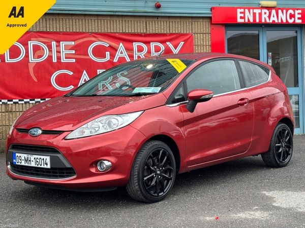 Ford Fiesta Hatchback, Petrol, 2009, Red