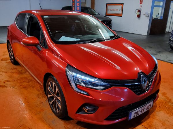 Renault Clio Hatchback, Petrol, 2020, Red