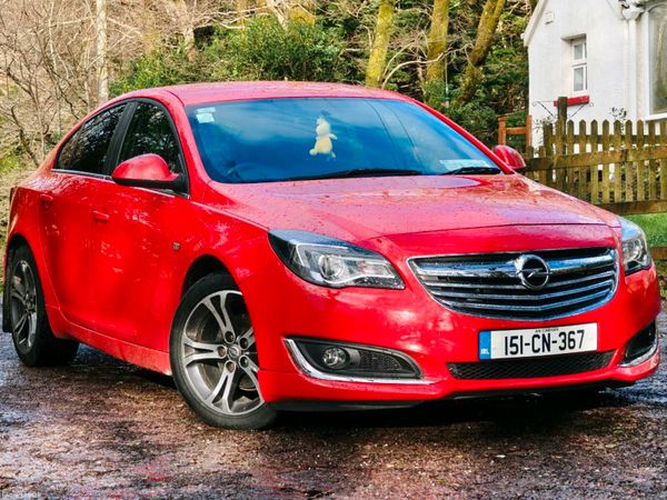 Opel Insignia Hatchback, Diesel, 2015, Red