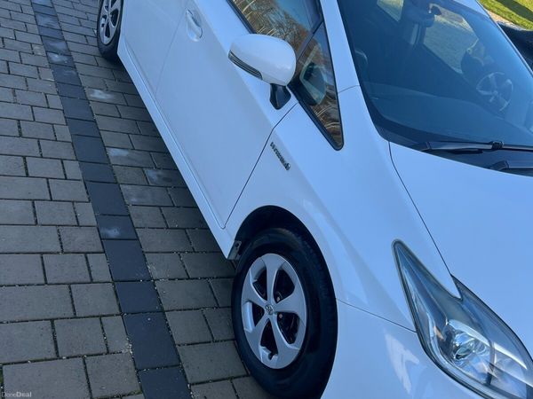 Toyota Prius Hatchback, Petrol Hybrid, 2016, White