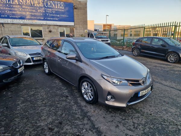 Toyota Auris Estate/Jeep, Diesel, 2013, Bronze
