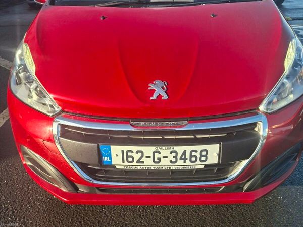 Peugeot 208 Hatchback, Diesel, 2016, Red