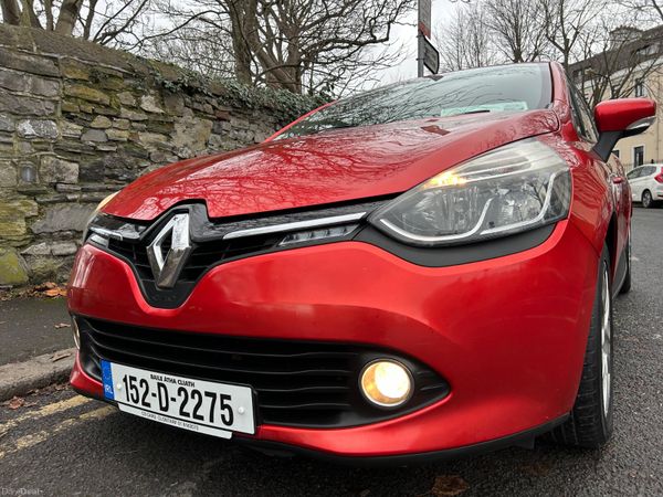 Renault Clio Hatchback, Petrol, 2015, Red