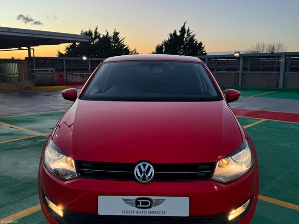 Volkswagen Polo Hatchback, Petrol, 2014, Red