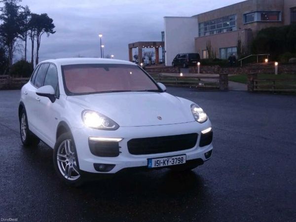 Porsche Cayenne SUV, Petrol Plug-in Hybrid, 2015, White
