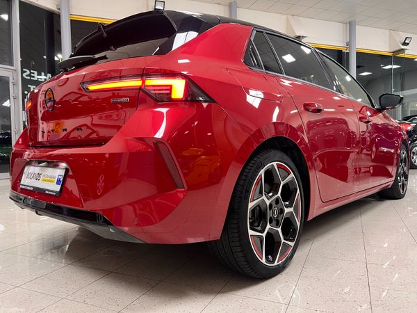Opel Astra Hatchback, Petrol Plug-in Hybrid, 2024, Red