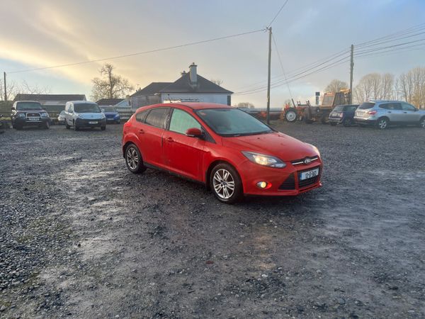 Ford Focus Hatchback, Diesel, 2012, Red