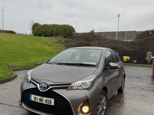 Toyota Yaris Hatchback, Petrol Hybrid, 2016, Grey