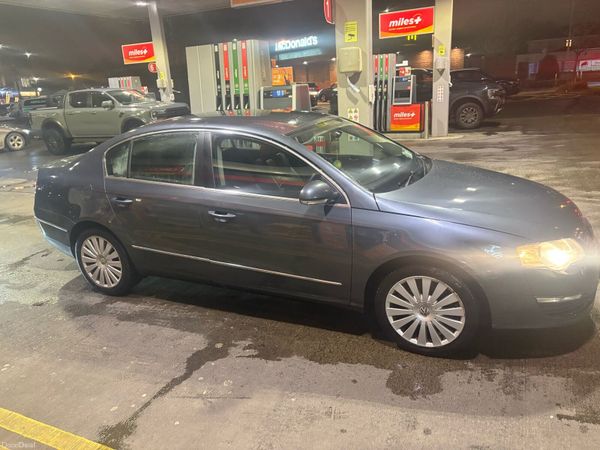 Volkswagen Passat Saloon, Diesel, 2009, Grey