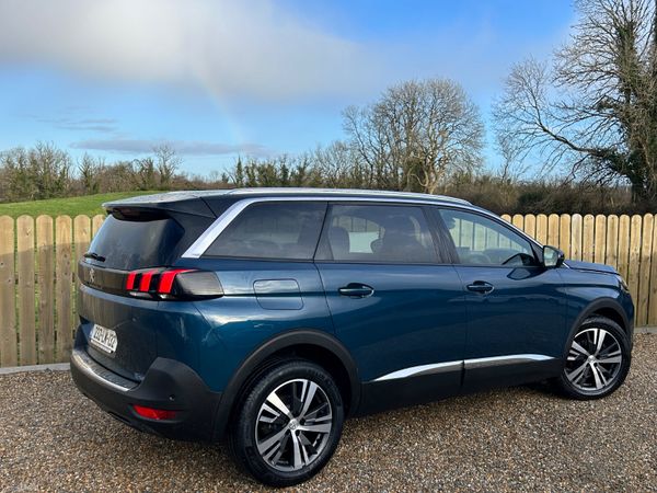 Peugeot 5008 MPV, Diesel, 2023, Blue