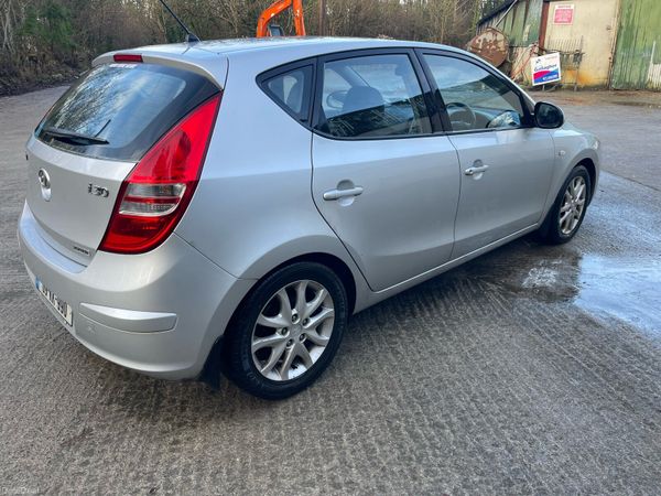 Hyundai i30 Hatchback, Diesel, 2009, Silver