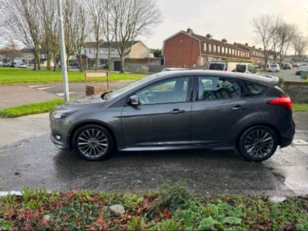 Ford Focus Hatchback, Diesel, 2017, Grey