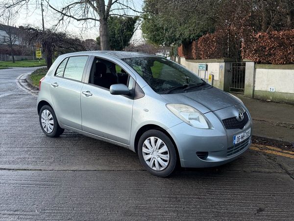Toyota Yaris Hatchback, Petrol, 2006, Silver