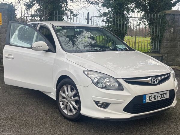 Hyundai i30 Hatchback, Petrol, 2012, White