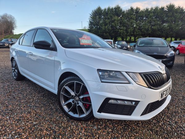 Skoda Octavia Hatchback, Petrol, 2020, White