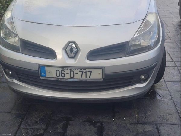 Renault Clio Hatchback, Petrol, 2006, Silver