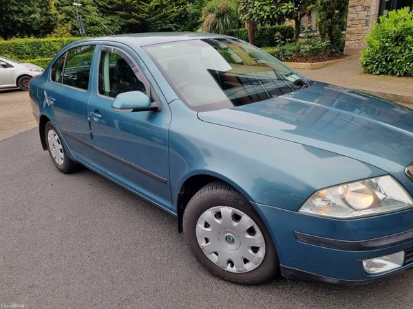 Skoda Octavia Hatchback, Petrol, 2007, Green