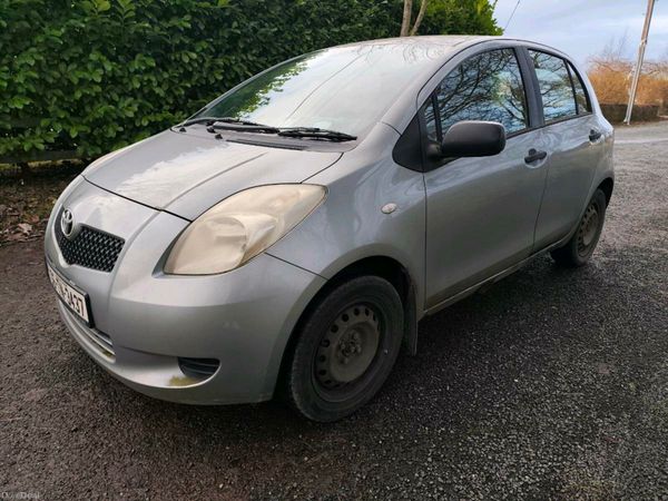 Toyota Yaris Hatchback, Petrol, 2006, Silver