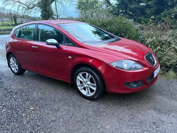 SEAT Leon Hatchback, Petrol, 2008, Red