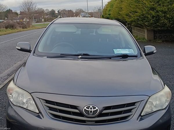 Toyota Corolla Saloon, Diesel, 2013, Grey