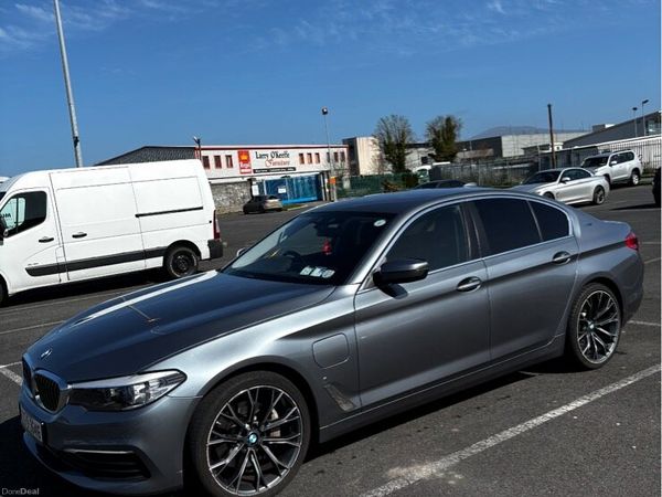 BMW 5-Series Saloon, Petrol Plug-in Hybrid, 2017, Blue