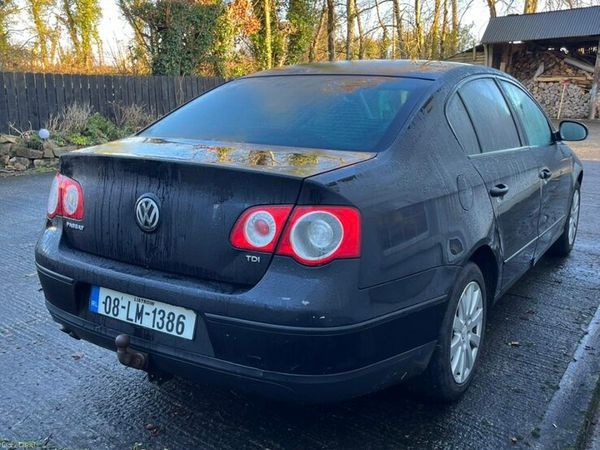 Volkswagen Passat Saloon, Diesel, 2008, Black