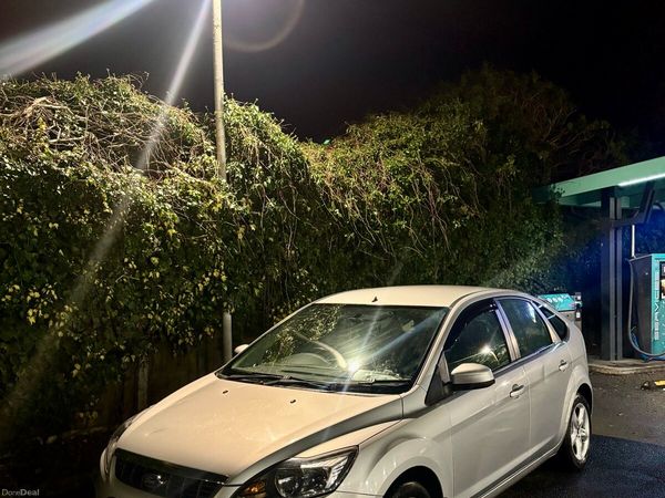 Ford Focus Hatchback, Petrol, 2008, Silver