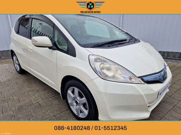 Honda Fit Hatchback, Petrol, 2011, White
