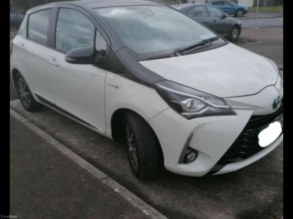 Toyota Yaris MPV, Petrol Hybrid, 2020, White