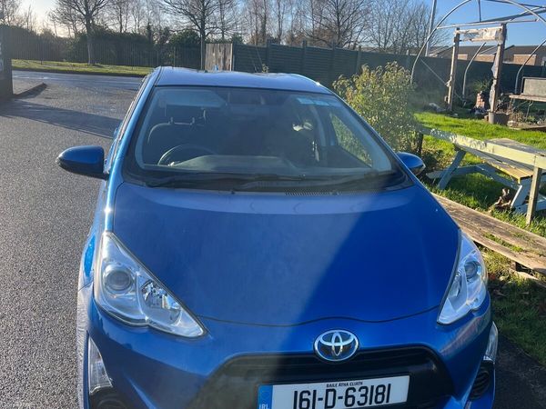 Toyota Aqua Hatchback, Petrol Hybrid, 2016, Blue