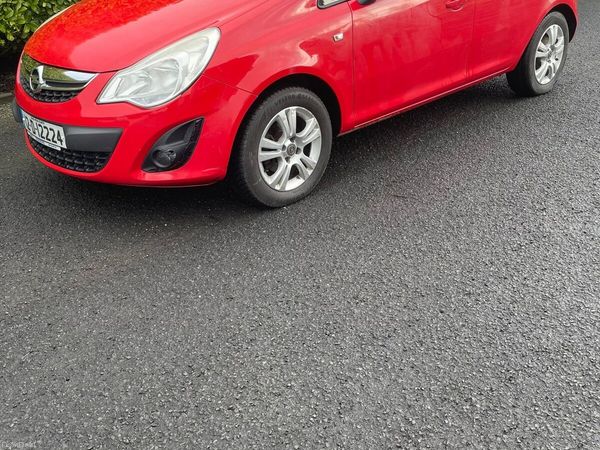 Opel Corsa Hatchback, Diesel, 2012, Red