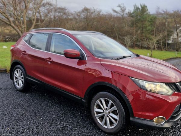 Nissan Qashqai Hatchback, Diesel, 2016, Red