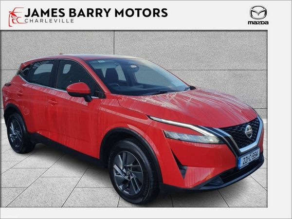 Nissan Qashqai MPV, Petrol, 2022, Red