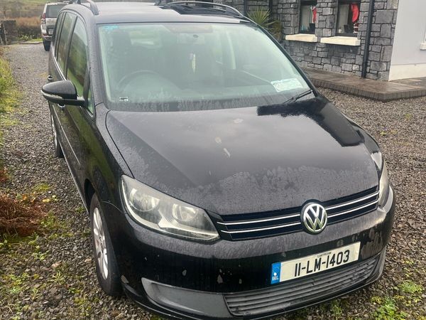 Volkswagen Touran MPV, Diesel, 2011, Black