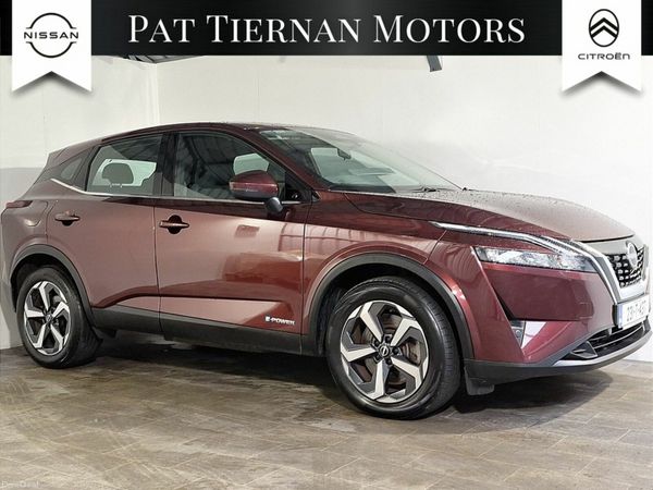 Nissan Qashqai MPV, Petrol, 2023, Red