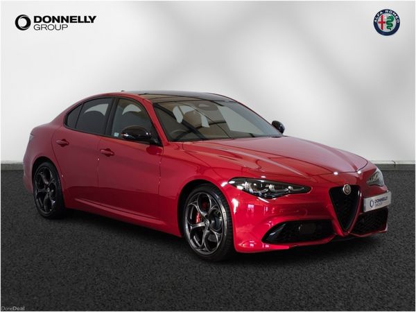 Alfa Romeo Giulia Saloon, Petrol, 2025, Red