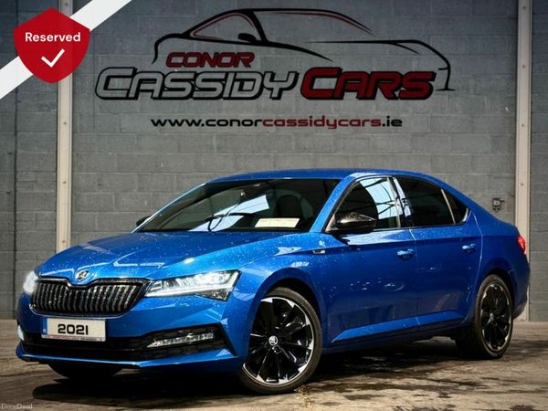 Skoda Superb Hatchback, Petrol Hybrid, 2021, Blue