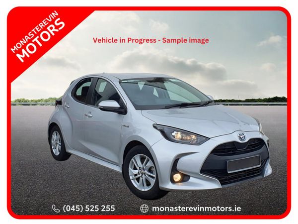 Toyota Yaris Hatchback, Petrol Hybrid, 2025, Grey