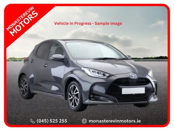 Toyota Yaris Hatchback, Petrol Hybrid, 2024, Grey