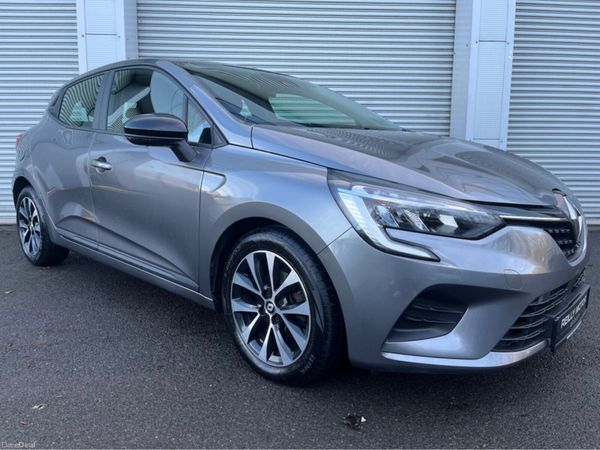 Renault Clio Hatchback, Petrol, 2023, Grey