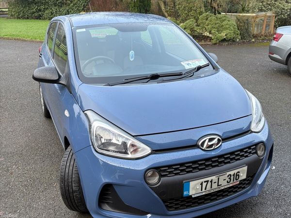 Hyundai i10 Hatchback, Petrol, 2017, Blue