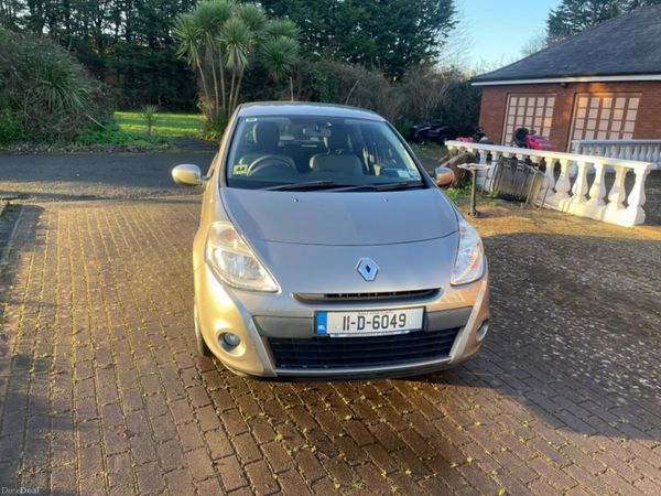 Renault Clio Hatchback, Unknown, 2011, Gold